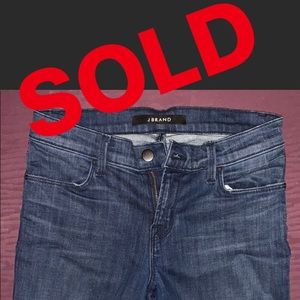 J Brand: Super Skinny jeans. Mid-rise. Size 25.